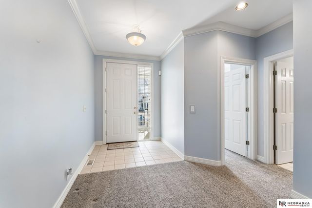 17202 Hickory Plaza, Omaha, NE 68130