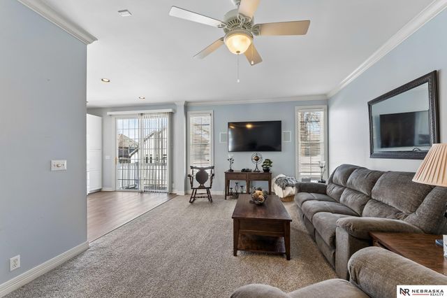 17202 Hickory Plaza, Omaha, NE 68130