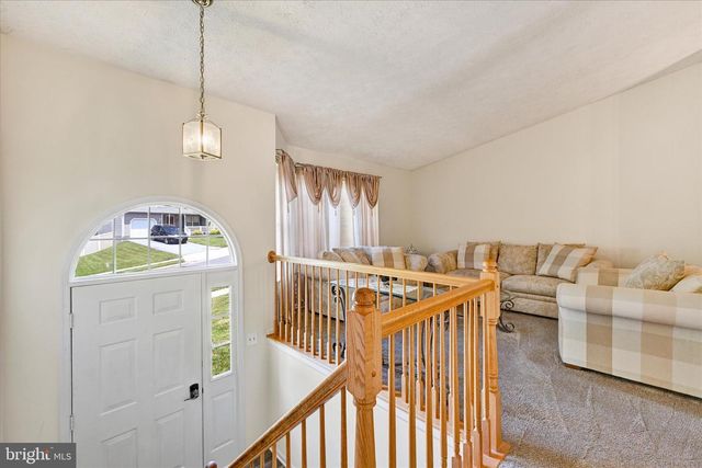15 HEAVRIN CT, Baltimore, MD 21236