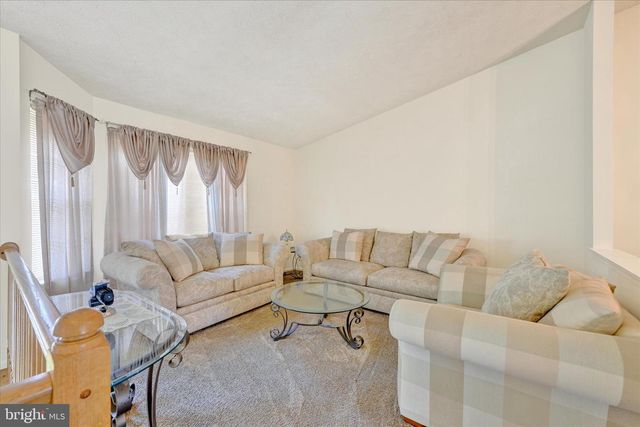 15 HEAVRIN CT, Baltimore, MD 21236