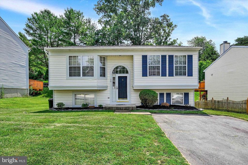 15 HEAVRIN CT, Baltimore, MD 21236