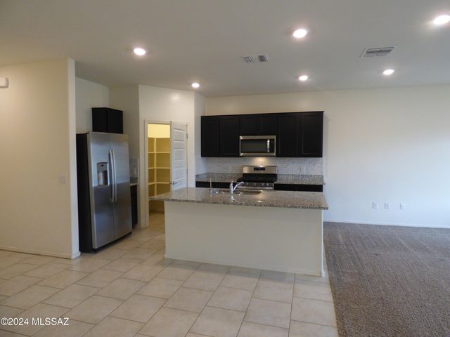 10208 N Crooked Peak Trail, Marana, AZ 85653