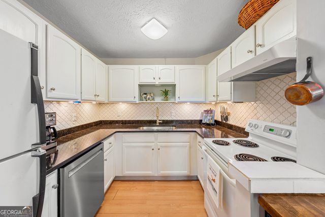 999 Rue Fleur De Lis, Lavonia, GA 30553