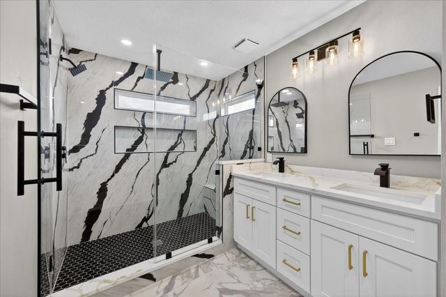 14615 Hollow Ash Court, Houston, TX 77015