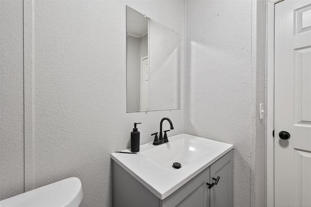 497 Rd 5603, Cleveland, TX 77327