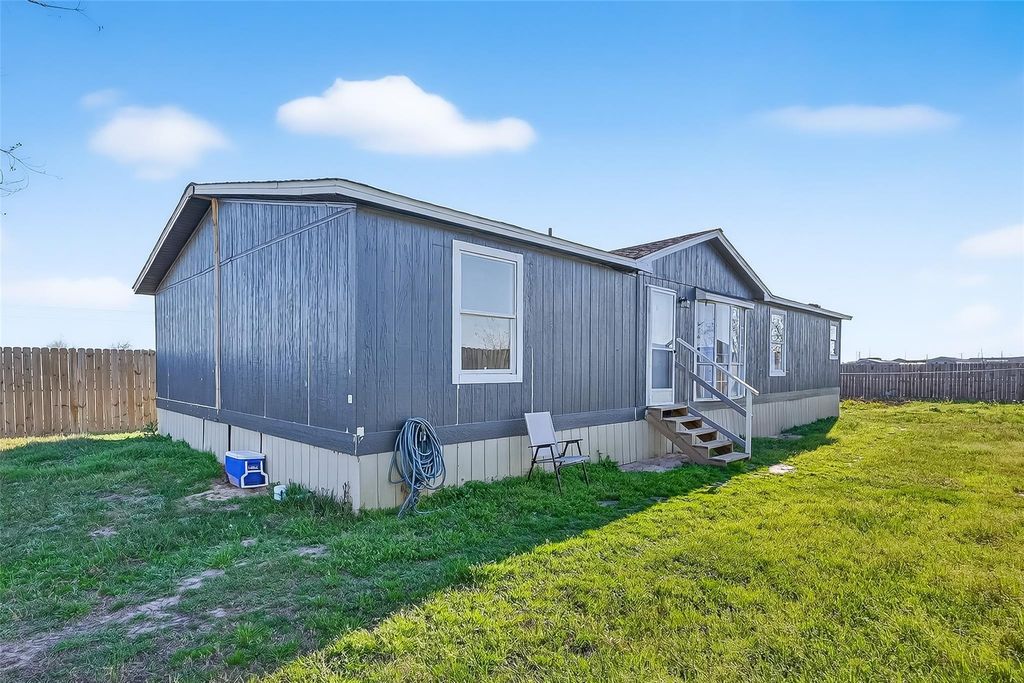 497 Rd 5603, Cleveland, TX 77327