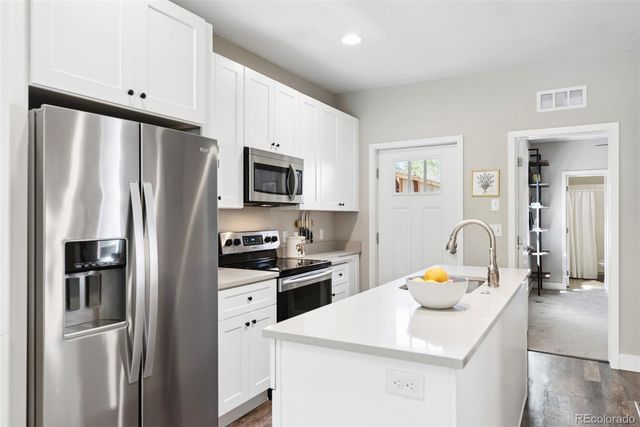 425 N Corona Street, Denver, CO 80218