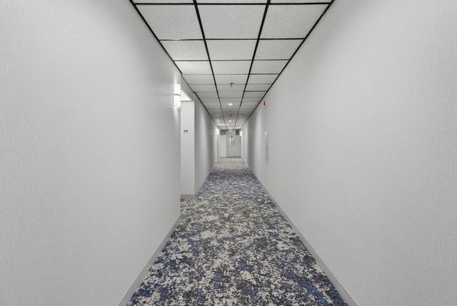 210 Nahanton 117, Newton, MA 02459