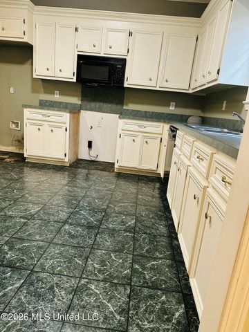133 Wildwood Boulevard, Jackson, MS 39212