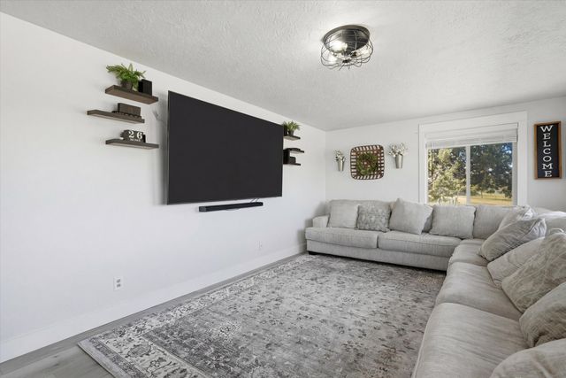 1721 NW Lynch Way, Terrebonne, OR 97760