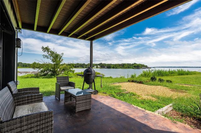 726 Lakeshore Drive, Seven Points, TX 75143