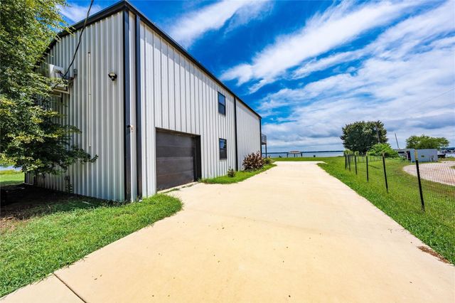 726 Lakeshore Drive, Seven Points, TX 75143