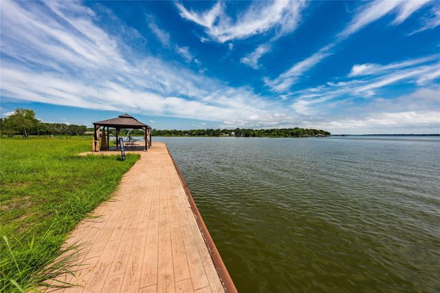 726 Lakeshore Drive, Seven Points, TX 75143