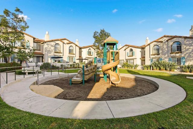 293 Reef Point Way Unit 5, Oceanside, CA 92058