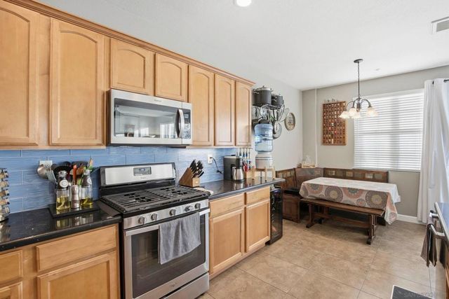 293 Reef Point Way Unit 5, Oceanside, CA 92058