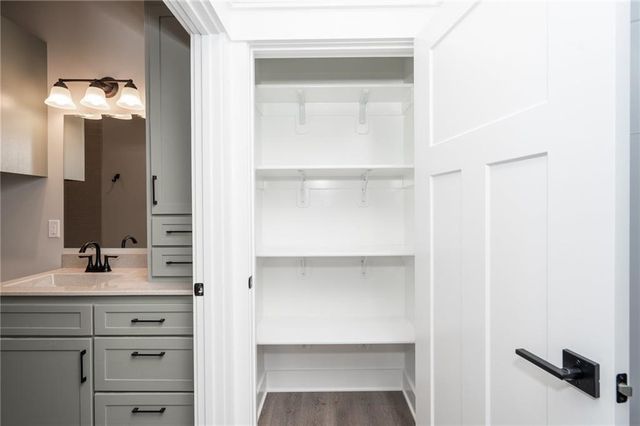 915 Eagle Ridge Drive, Baldwin City, KS 66006