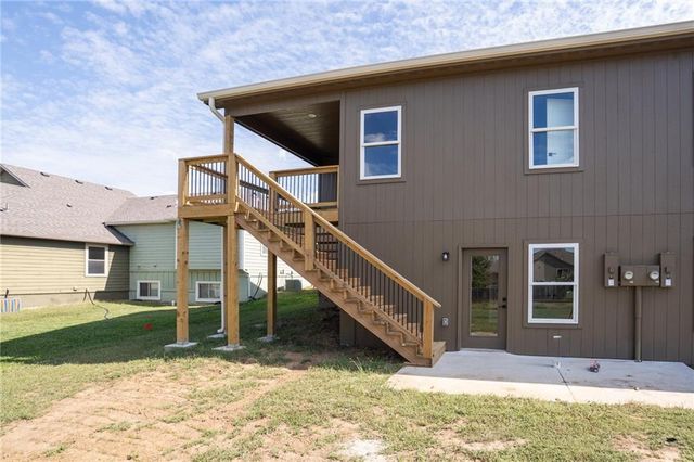 915 Eagle Ridge Drive, Baldwin City, KS 66006