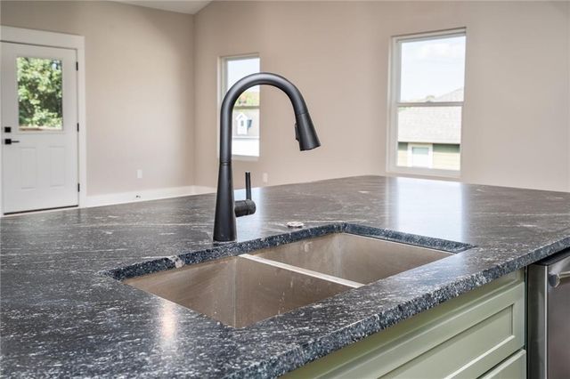 915 Eagle Ridge Drive, Baldwin City, KS 66006