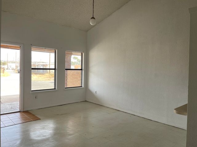 7214 DALE Road 2, El Paso, TX 79915