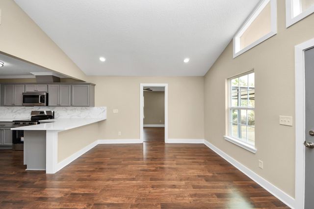 7406 W Lambuth Lane, Deer Park, TX 77536