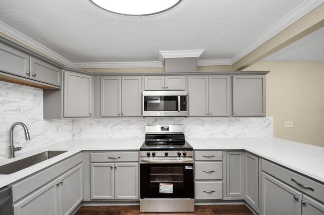 7406 W Lambuth Lane, Deer Park, TX 77536