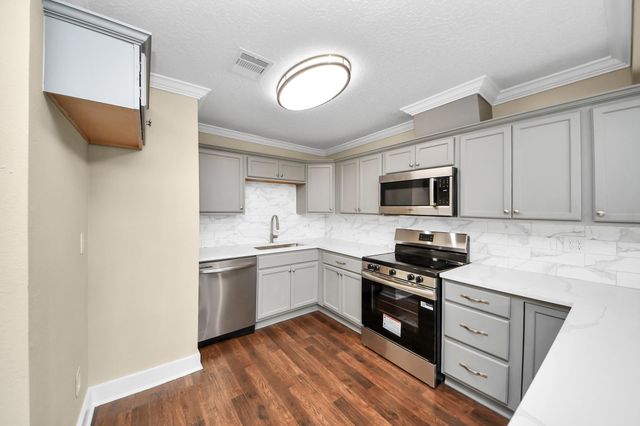 7406 W Lambuth Lane, Deer Park, TX 77536