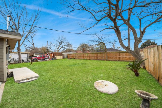 7406 W Lambuth Lane, Deer Park, TX 77536