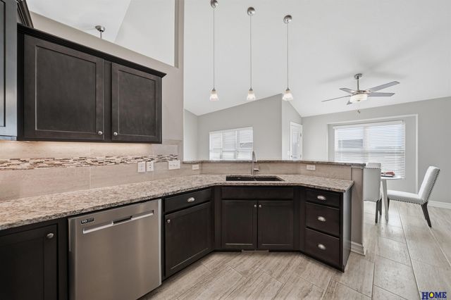 9128 Baybrook Circle, Lincoln, NE 68516