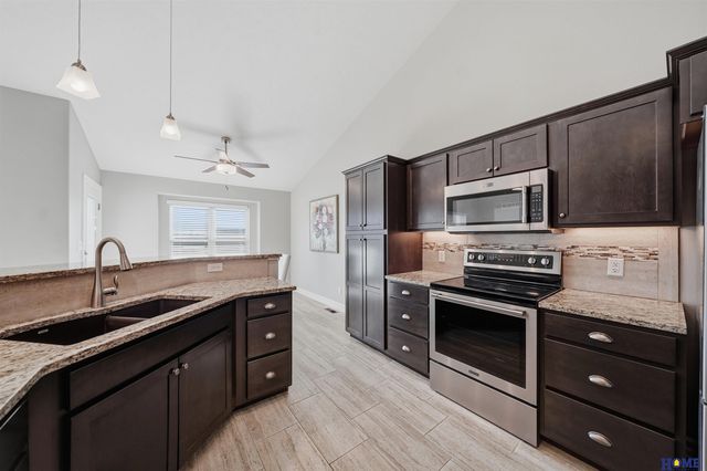 9128 Baybrook Circle, Lincoln, NE 68516