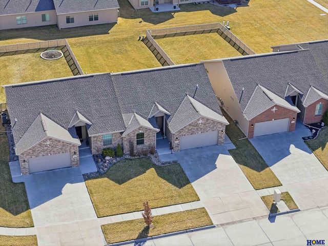 9128 Baybrook Circle, Lincoln, NE 68516