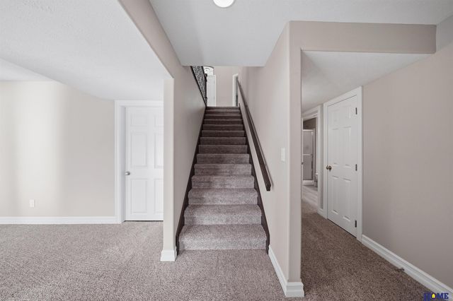 9128 Baybrook Circle, Lincoln, NE 68516