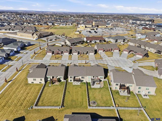 9128 Baybrook Circle, Lincoln, NE 68516