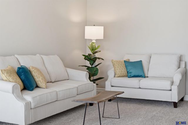 9128 Baybrook Circle, Lincoln, NE 68516