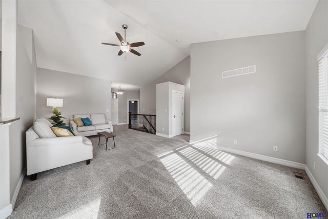 9128 Baybrook Circle, Lincoln, NE 68516