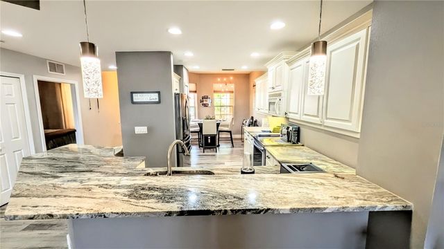 5687 KEY LARGO COURT 5687, Bradenton, FL 34203