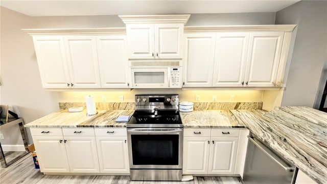 5687 KEY LARGO COURT 5687, Bradenton, FL 34203