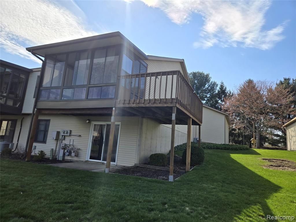 7044 Springtree Lane, Grand Rapids, MI 49548