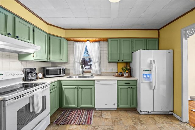 128 Garden Street, Geneva City, NY 14456