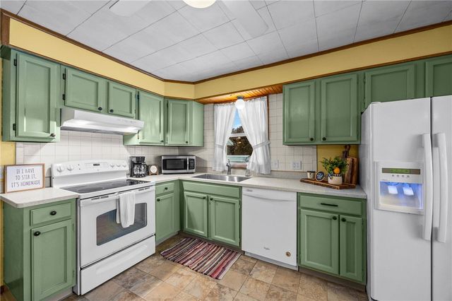 128 Garden Street, Geneva City, NY 14456