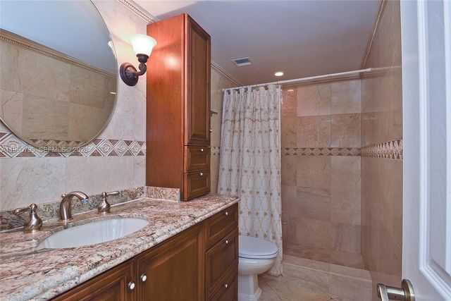 1985 S Ocean Dr 2F, Hallandale Beach, FL 33009