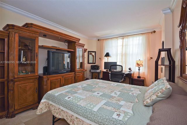 1985 S Ocean Dr 2F, Hallandale Beach, FL 33009