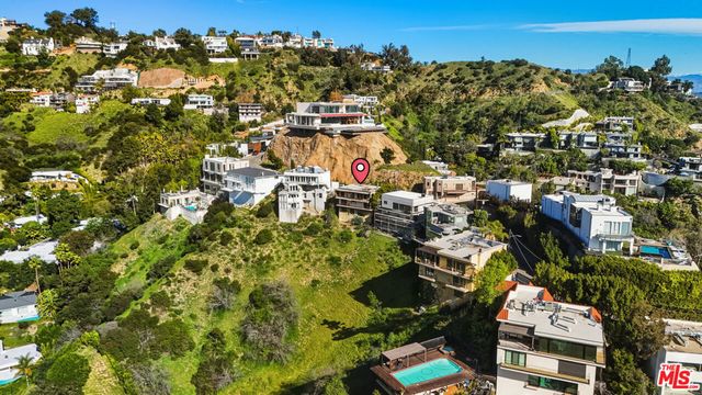 1879 N Sunset Plaza Drive, Los Angeles, CA 90069