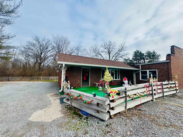 2403 E main Street, Westfrank, IL 62896