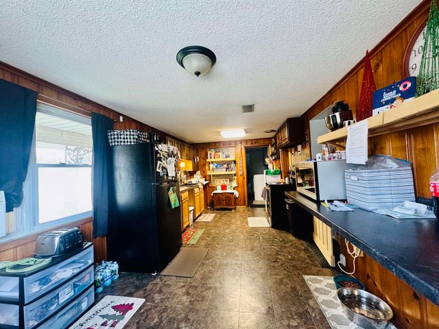 2403 E main Street, Westfrank, IL 62896