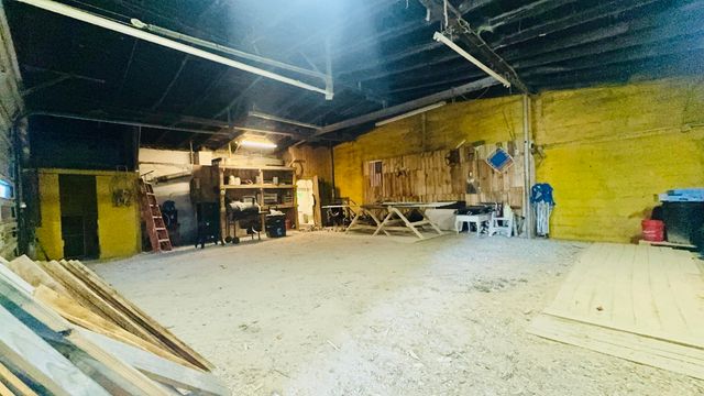 2403 E main Street, Westfrank, IL 62896