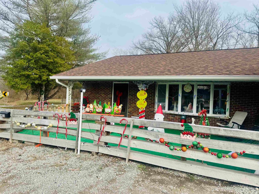 2403 E main Street, Westfrank, IL 62896