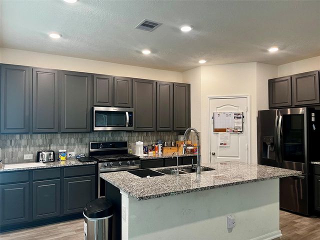 4118 Mossy Banks Lane, Houston, TX 77068