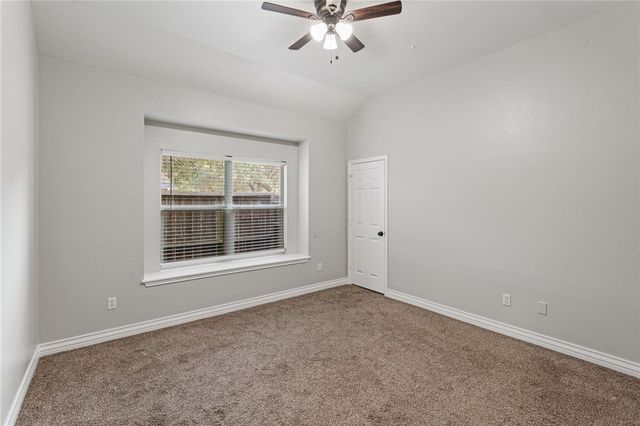 104 Saint Andrews St, Rockport, TX 78382