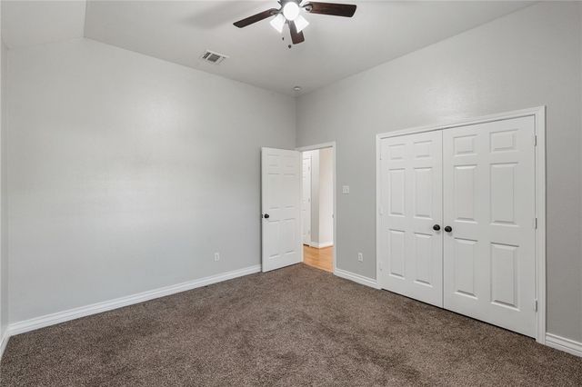 104 Saint Andrews St, Rockport, TX 78382