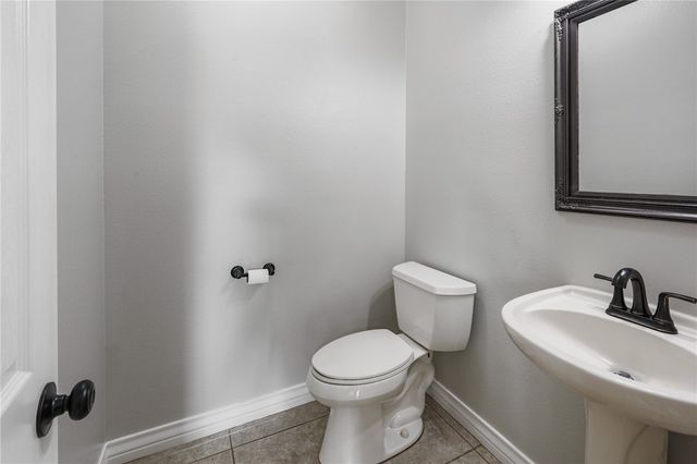 104 Saint Andrews St, Rockport, TX 78382